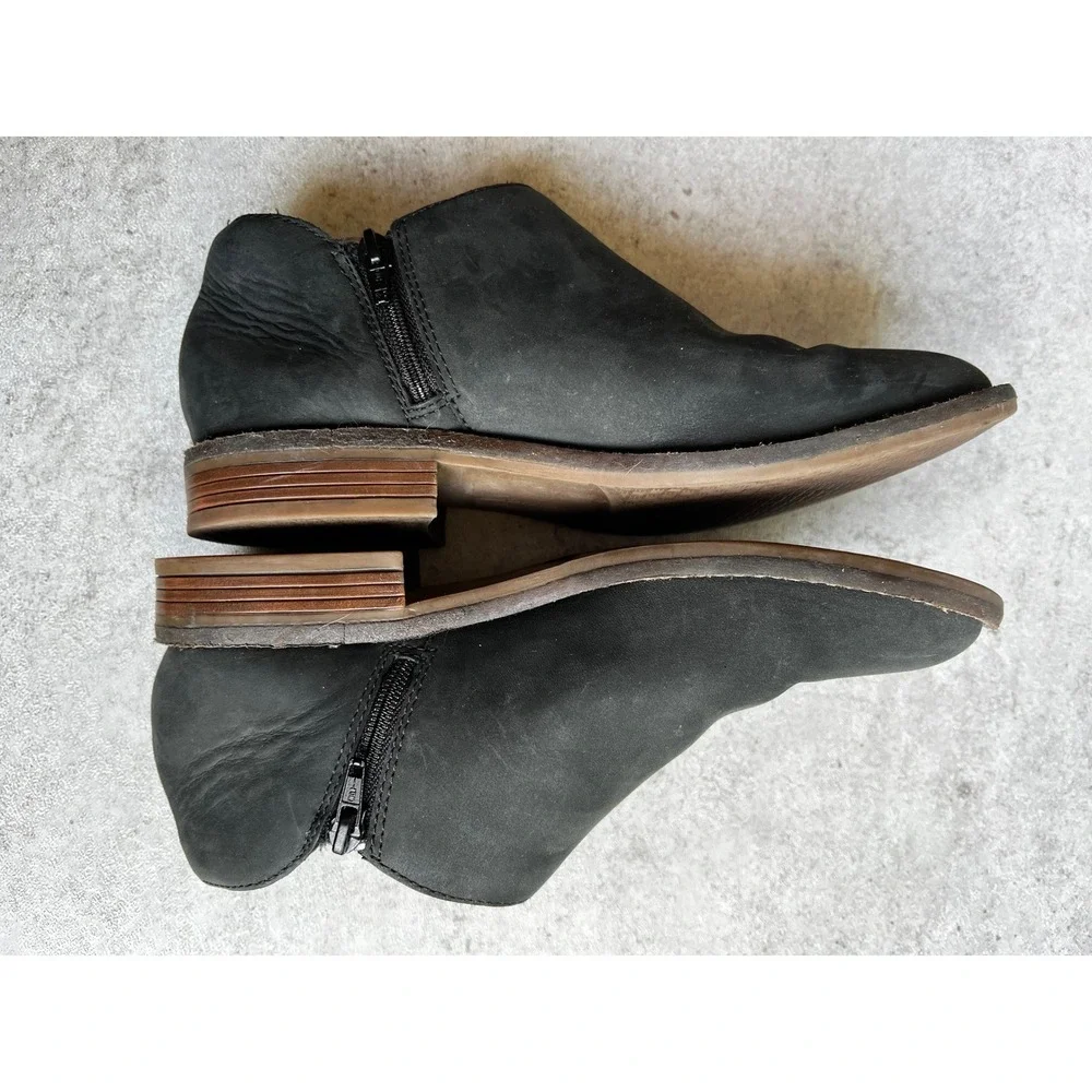 Clarks Camzin Women Short Black Leather‎ Ankle Booties Zip Buckle 7.5 Comfort